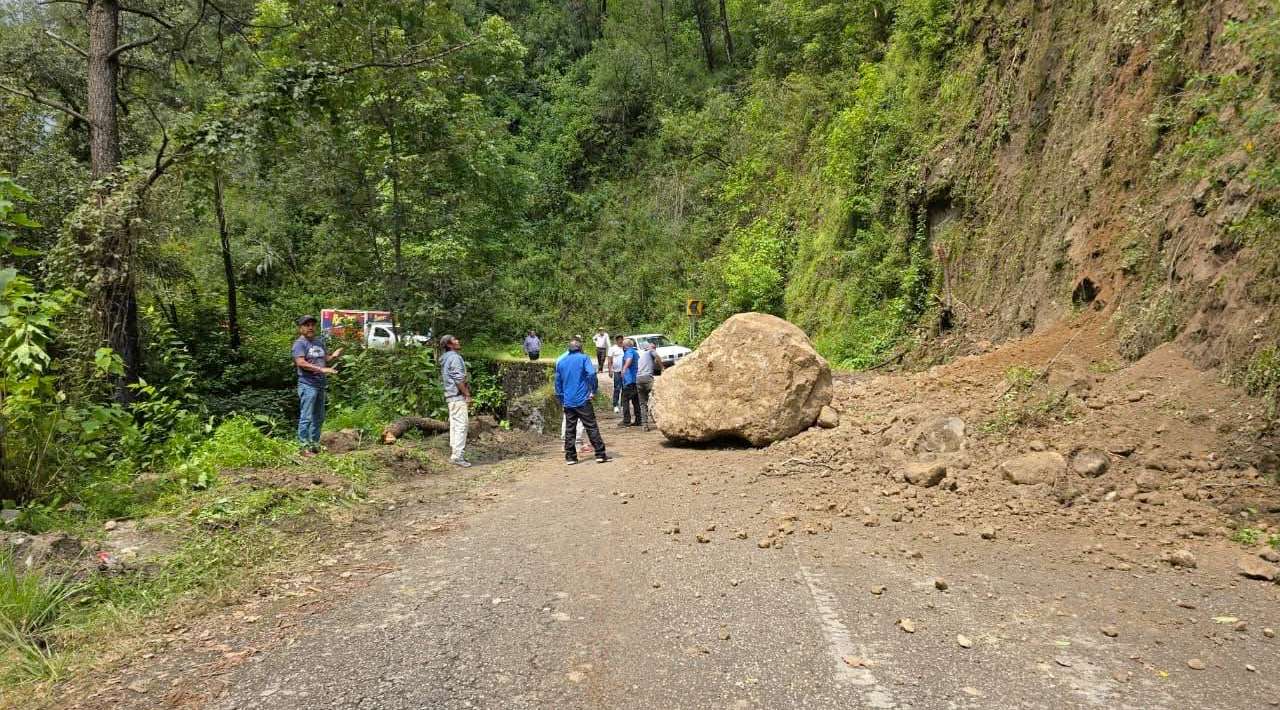 Deslave cierra la carretera Cuernavaca–Chalma a la altura de Buenavista del Monte