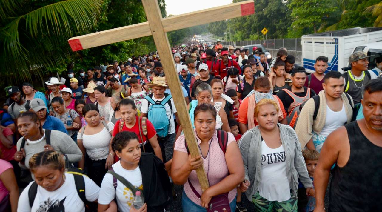 Caravana migrante “Por la Libertad” avanza desde Chiapas rumbo a la Ciudad de México