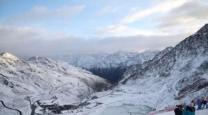 Al menos 15 alpinistas desaparecidos tras avalancha en montaña de Nepal