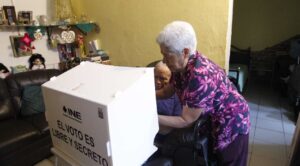 INE aprueba voto por internet para personas en estado de postración en prueba piloto en Coahuila