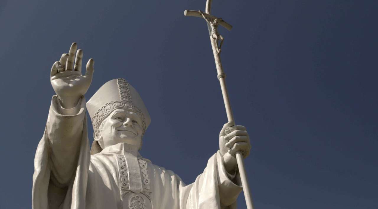 Chiclayo inaugura estatua monumental en honor al papa León XIV