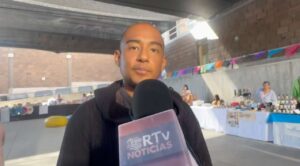 Realizan expoventa prenavideña en el Mercadito Comunitario de Los Chocolates