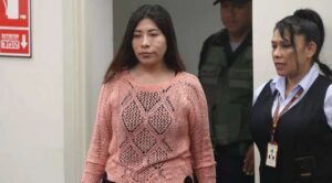 Perú ordena detener a la ex primera ministra Betssy Chávez, asilada en la Embajada de México en Lima