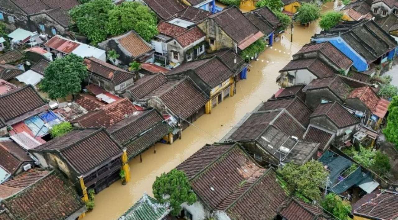 Inundaciones en Vietnam dejan 37 víctimas mortales