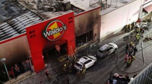 Separan del cargo a titular de Protección Civil en Sonora tras incendio en tienda Waldo’s