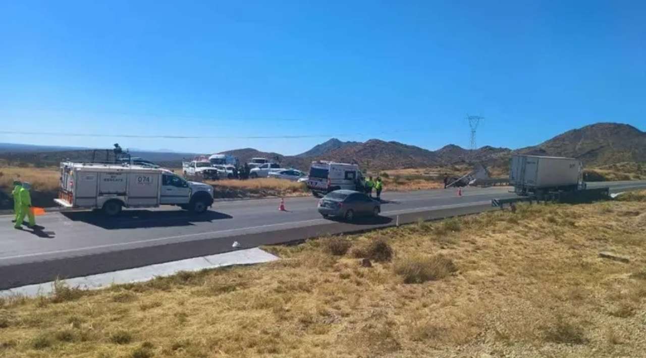 Volcadura en carretera de Chihuahua deja seis migrantes muertos