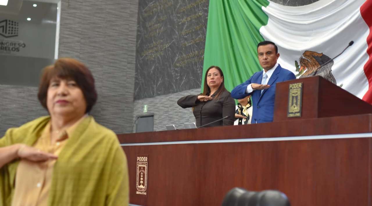 Reconocen a trabajadores de la radio y la televisión en el Congreso de Morelos