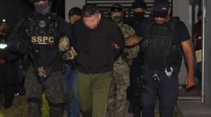 Trasladan a “El Licenciado” al penal de El Altiplano por asesinato del alcalde de Uruapan