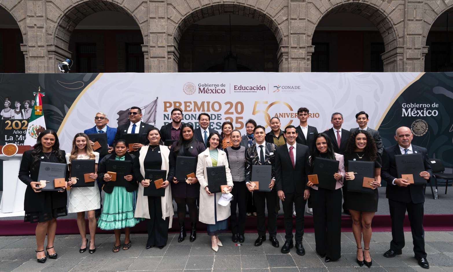 Sheinbaum entrega el Premio Nacional de Deportes 2025 en Palacio Nacional
