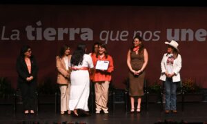 Gobernadora de Morelos reafirma compromiso contra la violencia de género en conferencia de Indira Sandoval