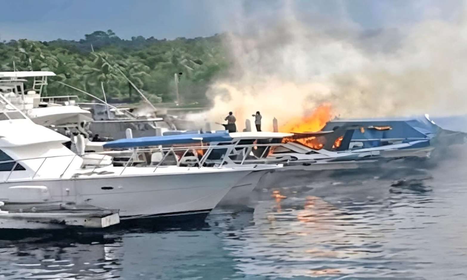 Cinco marinos resultan heridos tras explosión de embarcación en Cozumel