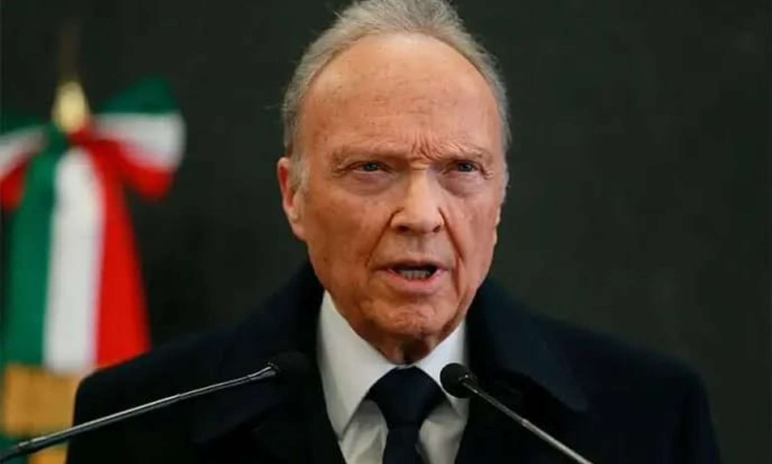 Presenta Fiscal Alejandro Gertz Manero su renuncia ante el Senado