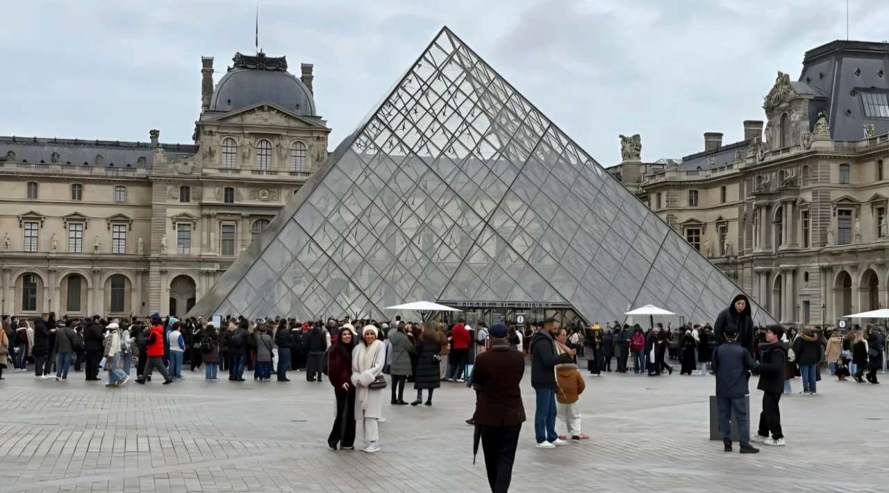 El Louvre vuelve a abrir sus puertas, pero la tensión laboral sigue latente