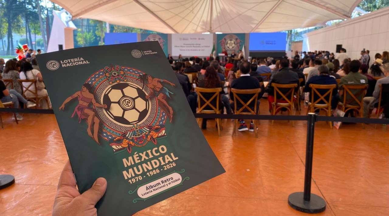 Presenta Lotería Nacional álbum retro de la Copa Mundial