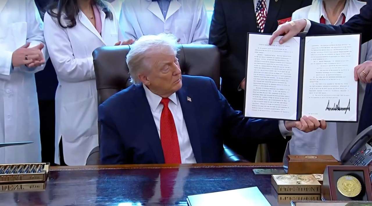 Trump reclasifica la mariguana y abre la puerta a mayor investigación médica