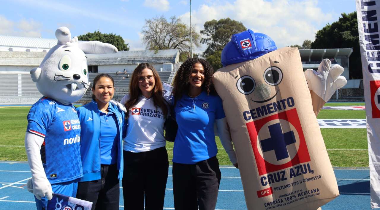 Cruz Azul Femenil se Siente Apoyada por la Afición en el Estadio Centenario