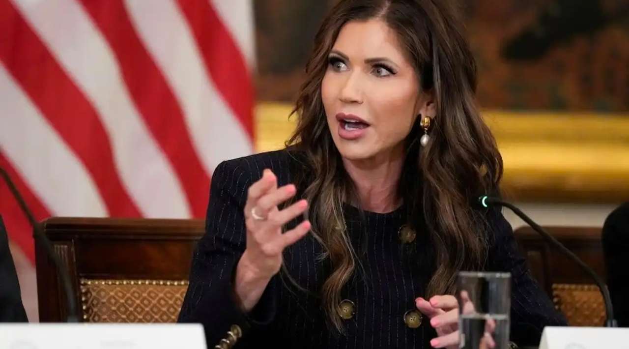 Demócratas exigen la renuncia de la secretaria de Seguridad Nacional de EE. UU. durante tensa audiencia en el Congreso