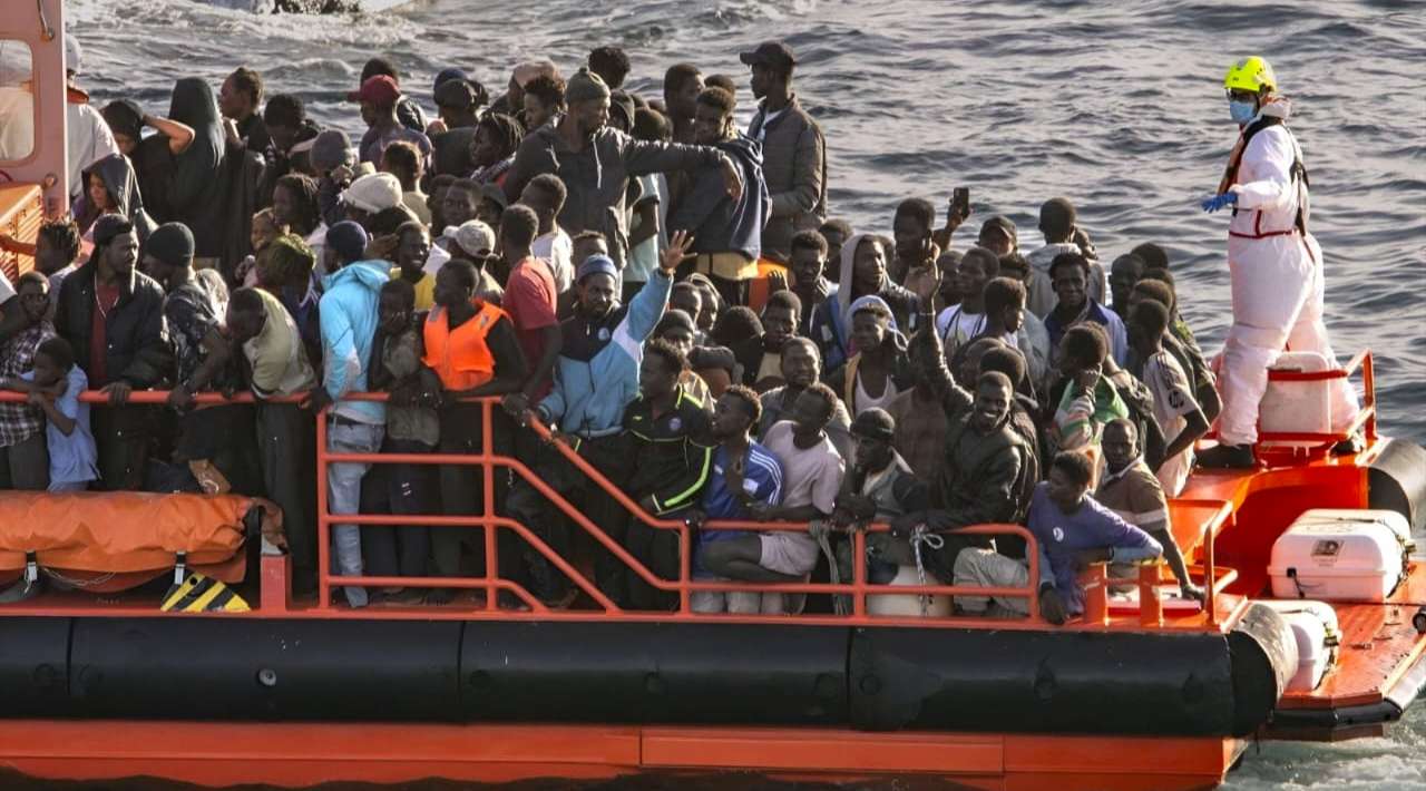 Unión Europea endurece normas migratorias y plantea crear centros de retorno