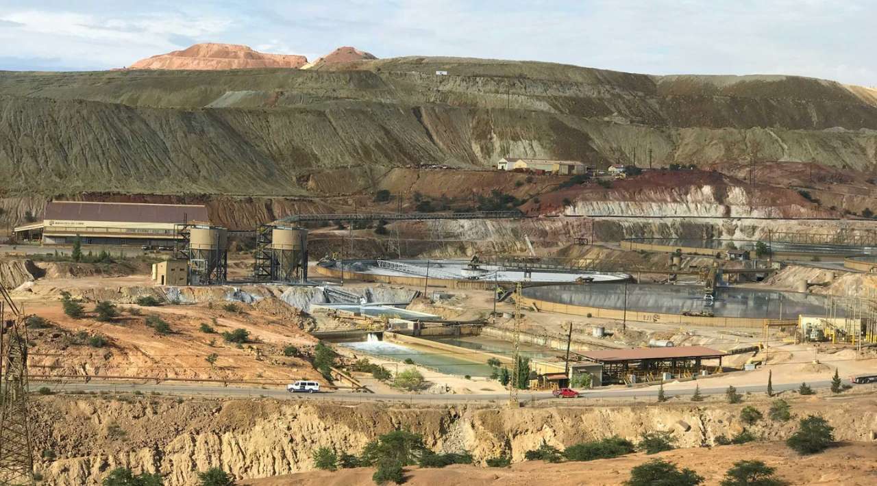 Tras 18 años, mineros de Cananea levantan histórica huelga