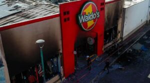 FGE de Sonora concluye peritajes por incendio en Waldo’s de Hermosillo