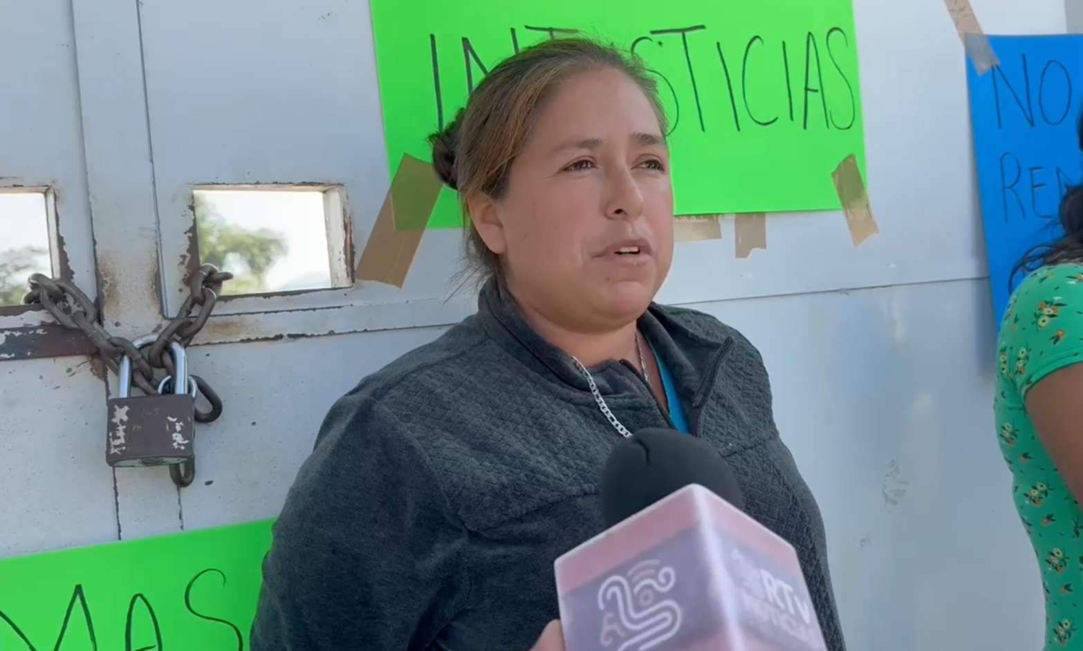 Madres toman por tercer día la primaria Luis Donaldo Colosio en Tlaltizapán; exigen destitución de la directora