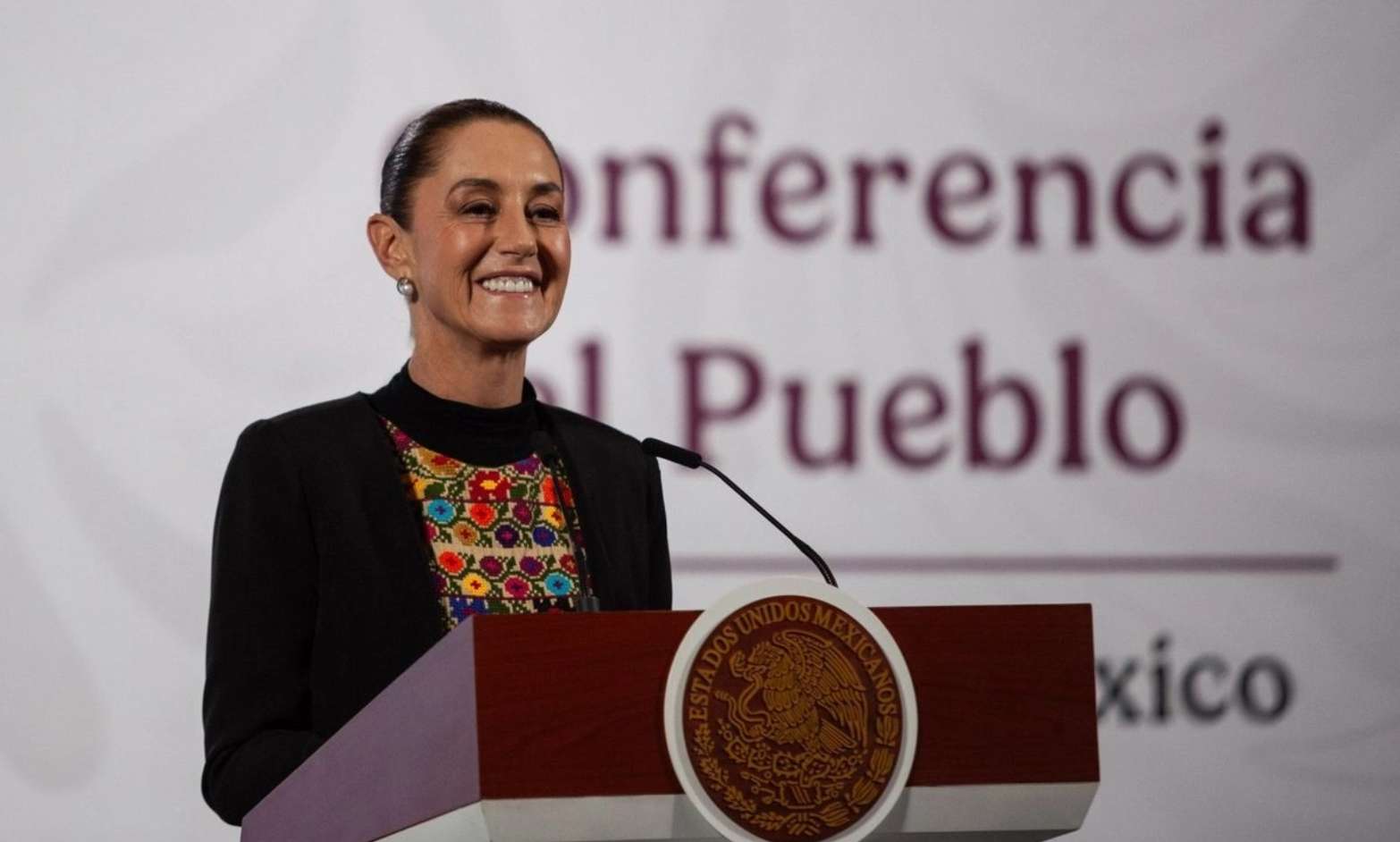 A siete años de la 4T, Sheinbaum afirma que el país no enfrenta riesgos para la democracia ni la soberanía