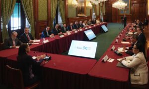 Sheinbaum anuncia consejo para la promoción de inversiones tras reunión con empresarios