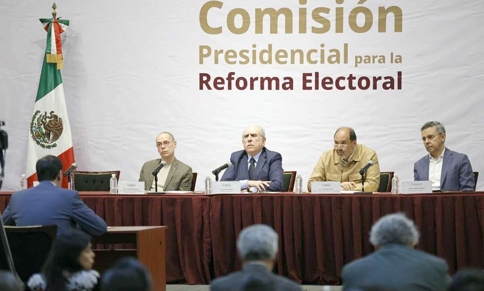 Gobierno presentará reforma electoral a mediados de enero