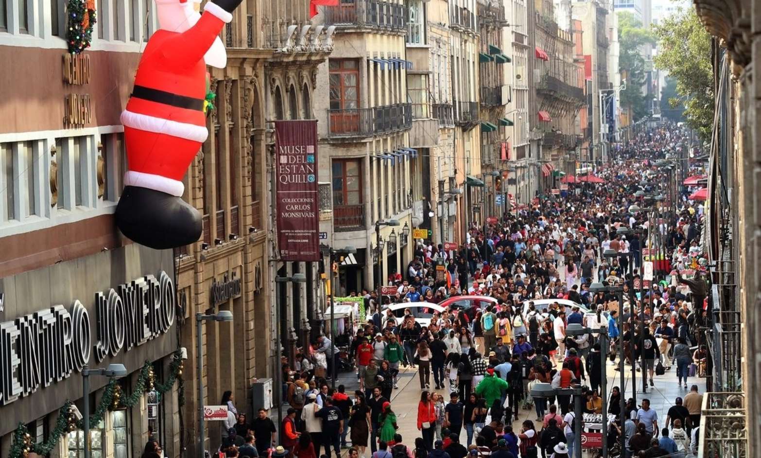 Despliegan casi 14 mil policías por operativo decembrino en la capital