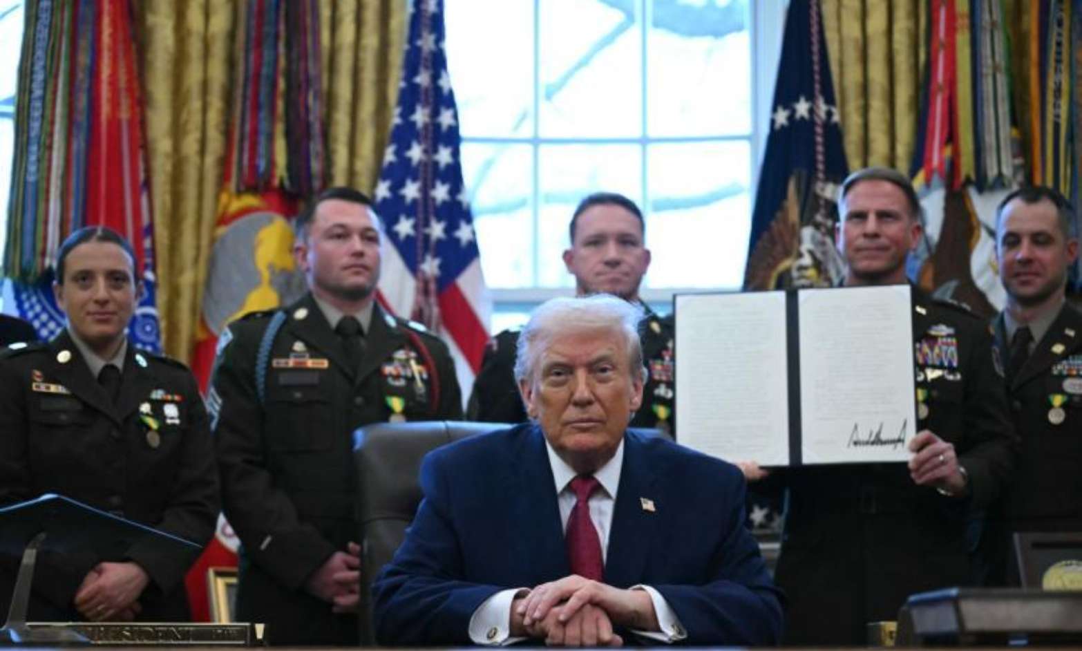 Trump amplía veto migratorio y eleva a 39 los países con restricciones de entrada