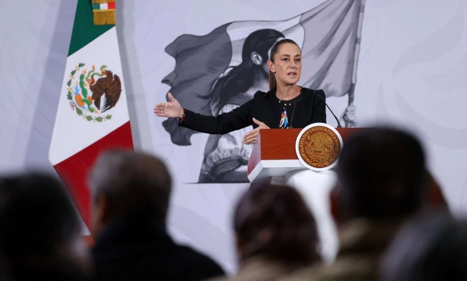 Sheinbaum afirma que nuevos aranceles buscan fortalecer la industria nacional y descarta que estén dirigidos a China