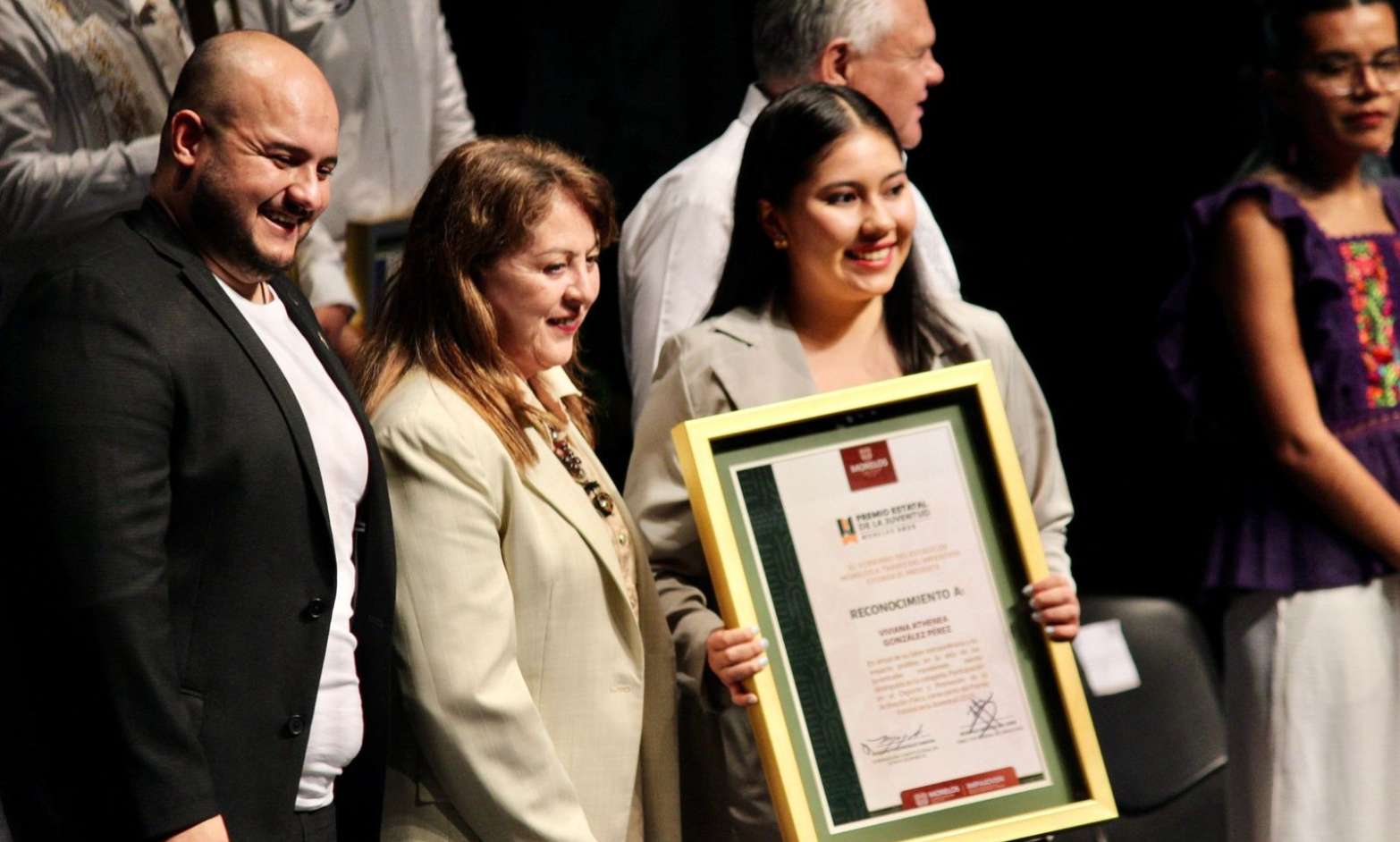 Viviana Athenea Recibe el Premio Estatal de la Juventud Morelos 2025