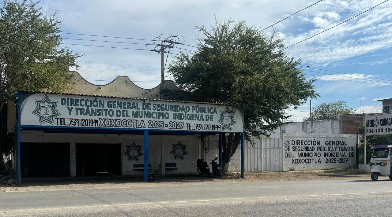 Policías de Xoxocotla toman comandancia por falta de pago de aguinaldo