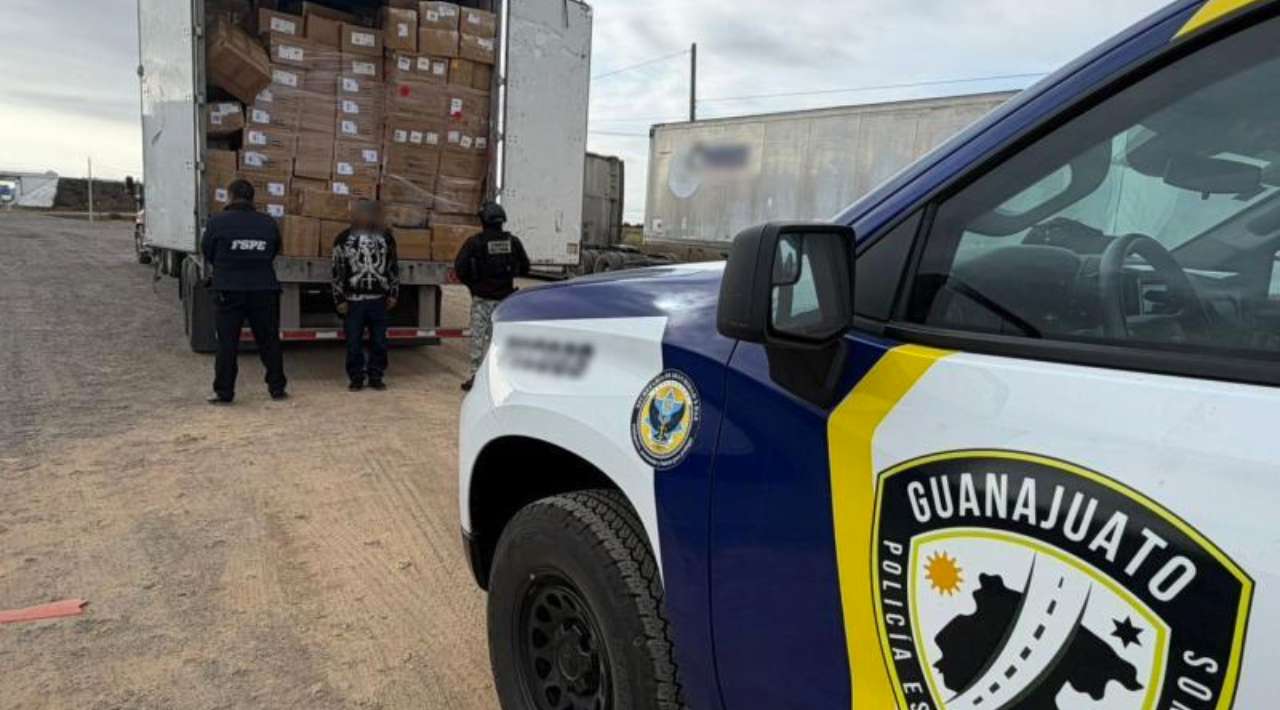 Decomisan en Guanajuato tráiler con 24 toneladas de electrónicos chinos por presunto contrabando