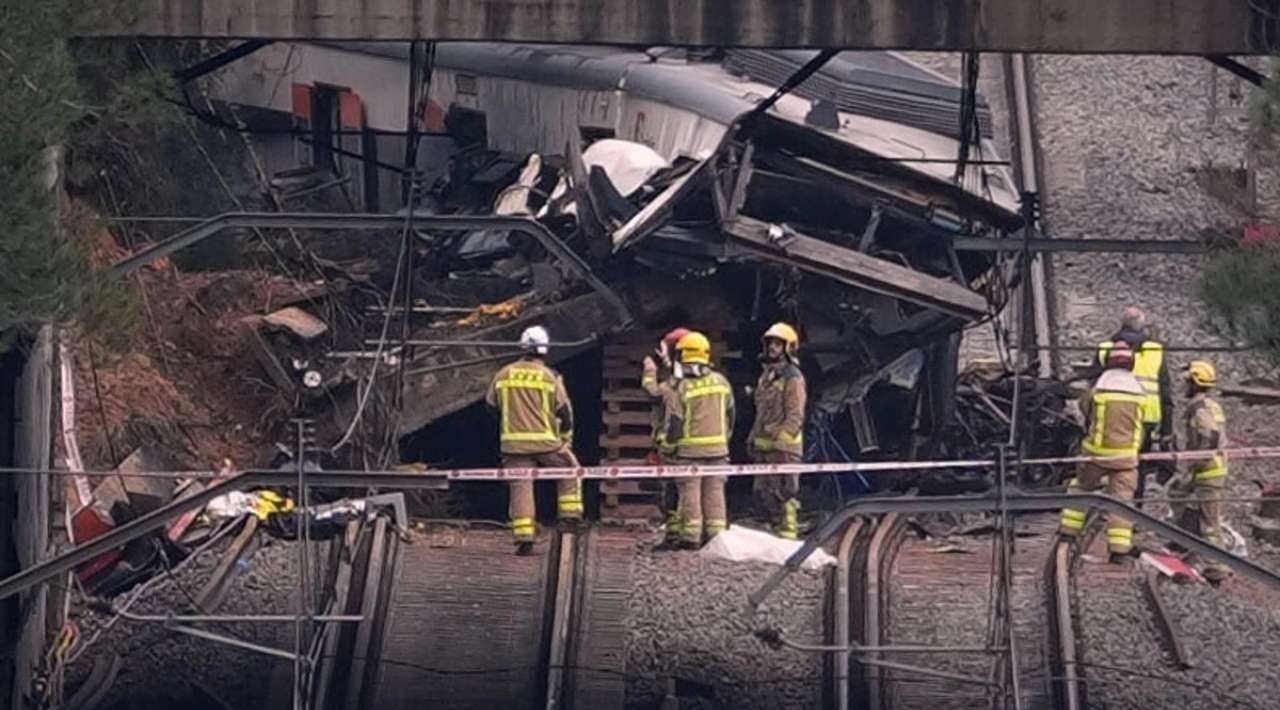 Sindicato de trenes en España convoca huelga nacional