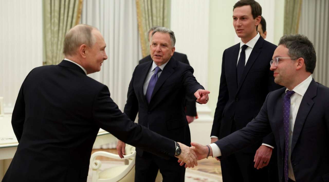 Putin se reúne con delegación de EE.UU. para avanzar en negociaciones de paz en Ucrania