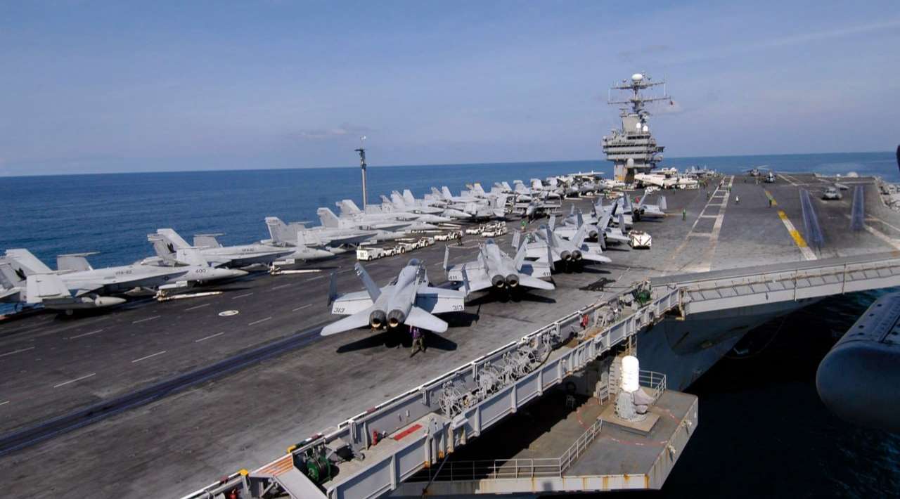 Estados Unidos moviliza “gran armada” hacia Irán; Trump advierte acción militar si no hay acuerdo