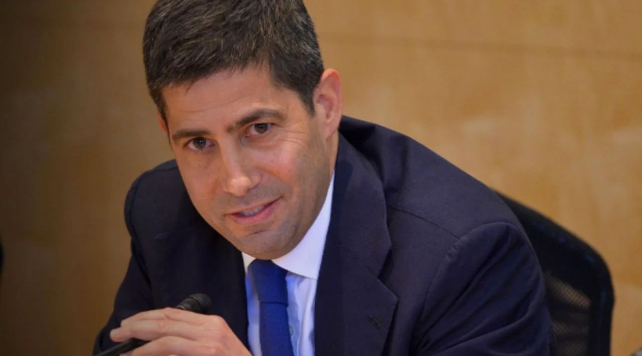 Trump nomina al banquero Kevin Warsh para presidir la Reserva Federal