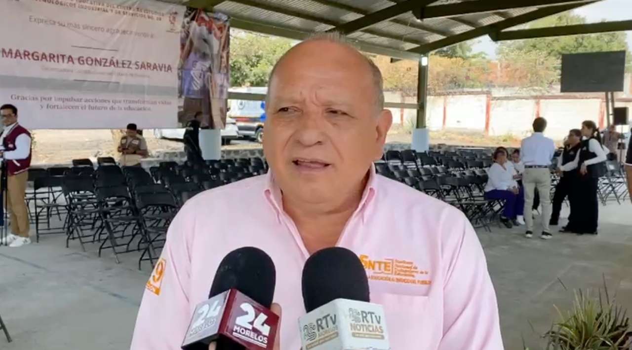 Docentes se preparan para aplicar retiro de celulares en escuelas de Morelos