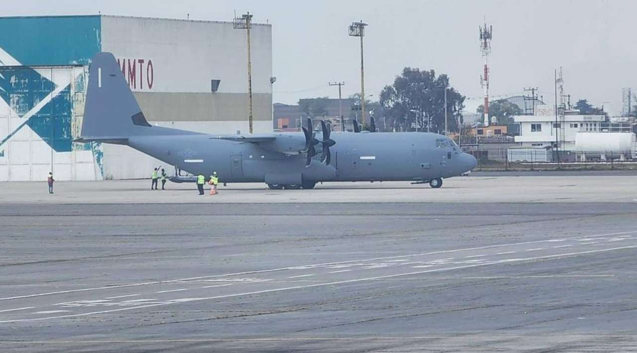 Aterrizaje de avión militar de EE.UU. en Toluca estaba pactado desde octubre, explica Sheinbaum