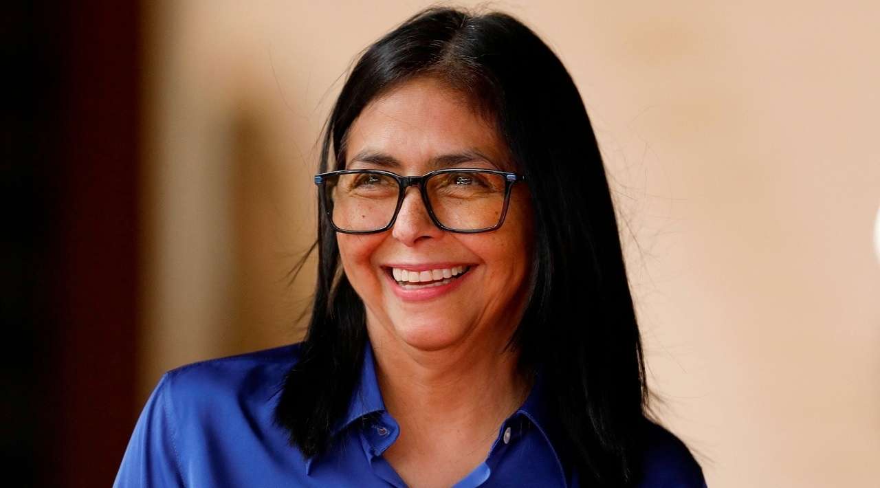 Trump sostiene llamada telefónica con presidenta interina de Venezuela. Califica el diálogo como positivo