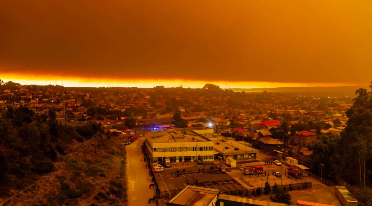 Incendios en Chile dejan 16 muertos; declaran Estado de Catástrofe en el sur del país