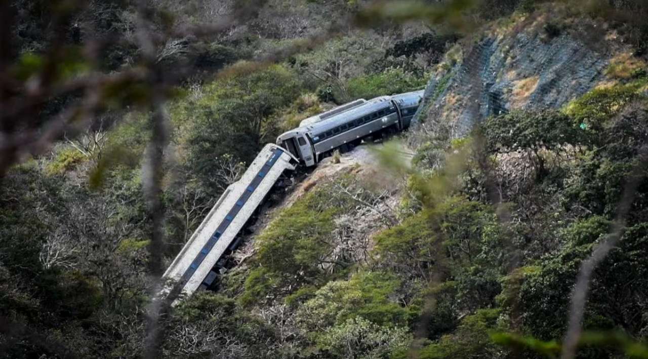 Anticorrupción abre investigaciones por descarrilamiento de Tren Interoceánico en Oaxaca