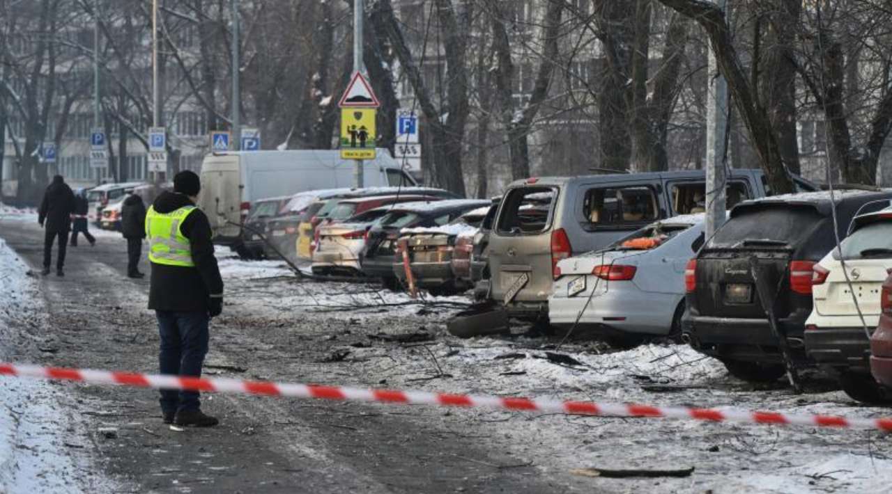 Ataque ruso a infraestructura energética deja a Kiev sin calefacción