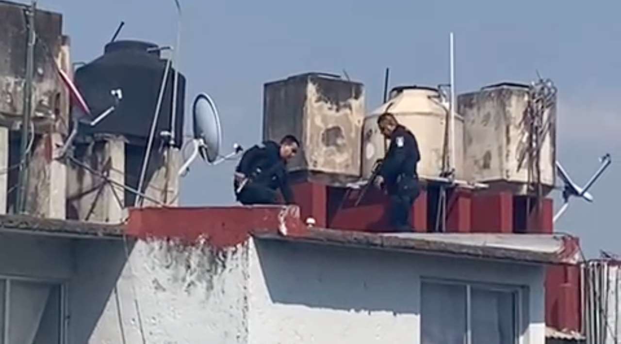 Detienen a presunto ladrón en azotea de edificio en Lomas de Cortés, Cuernavaca
