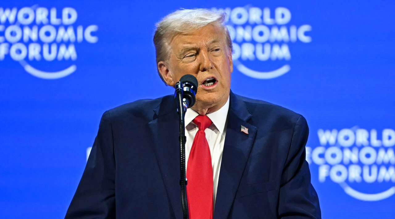 Trump reitera intención de apoderarse de Groenlandia en Davos