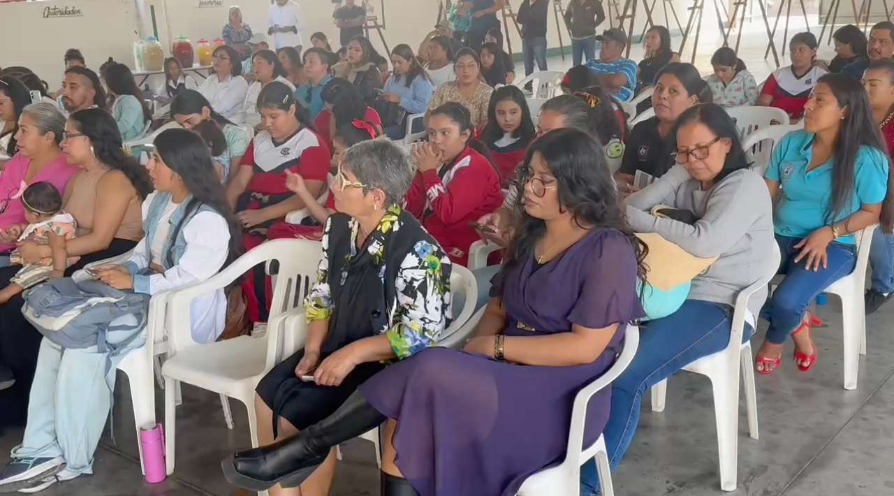 Madres destacan la importancia de fomentar el interés de las niñas en la ciencia