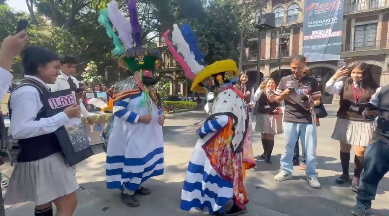 Estudiantes de Tlayacapan promueven en inglés la historia del carnaval y el chinelo