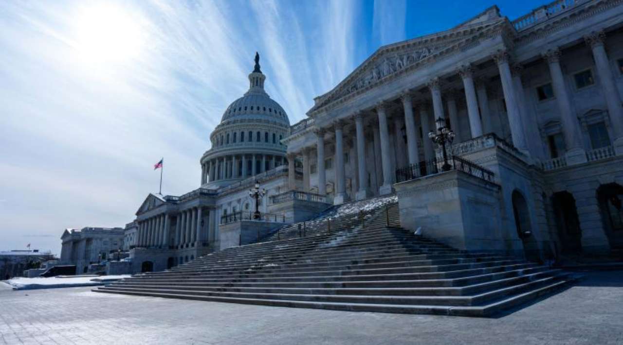 Congreso de EE.UU. aprueba financiamiento y pone fin al cierre parcial del gobierno