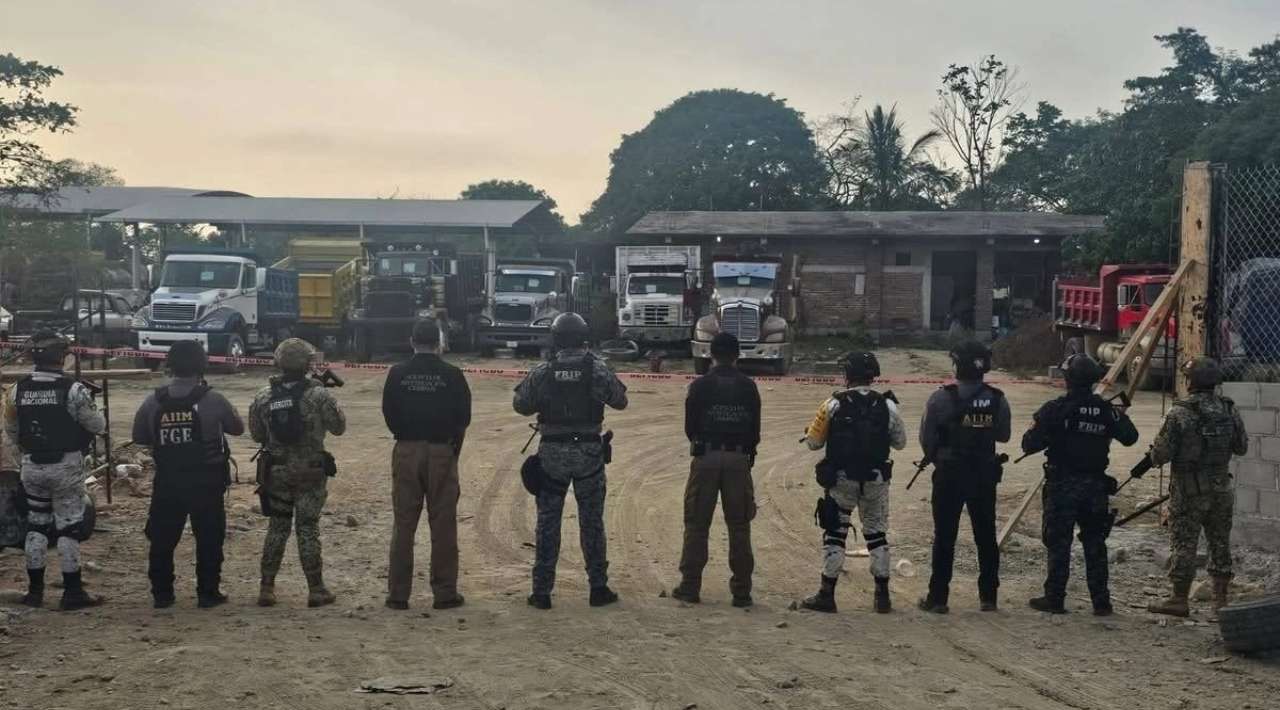 Aseguran bodega con 50 vehículos ligados al crimen organizado en Huixtla